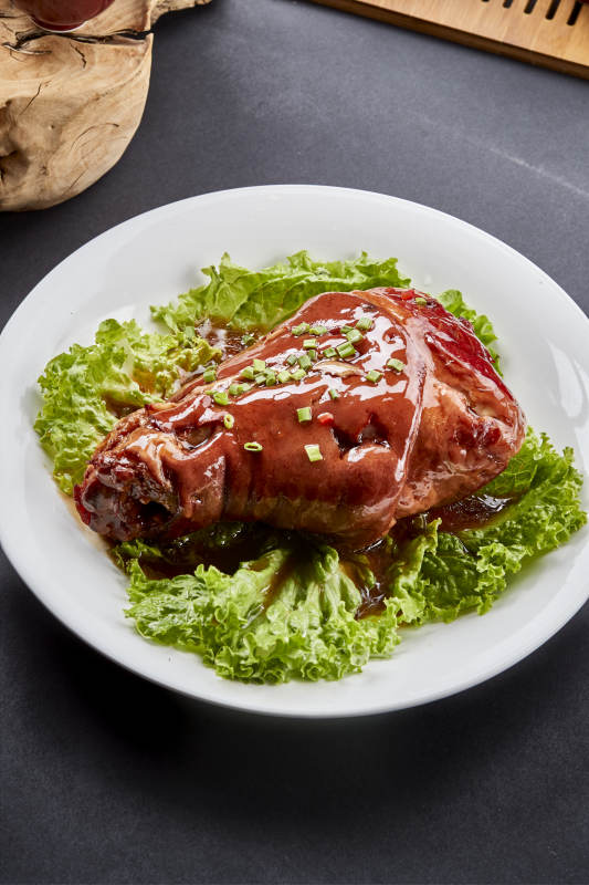 瑶柱带子配红烧猪肘子