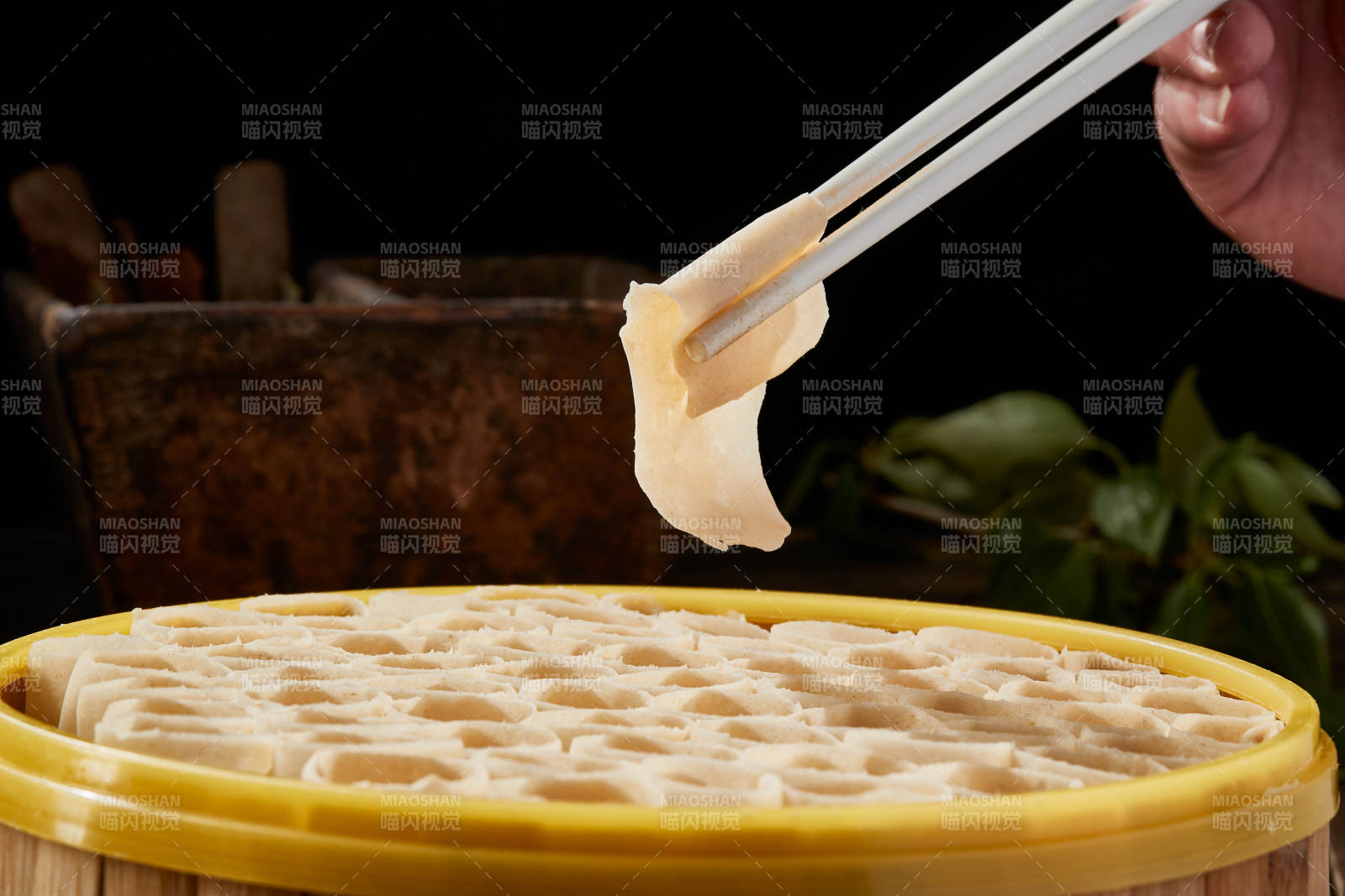 张家口坝上特色美食蒸莜面-摄影图