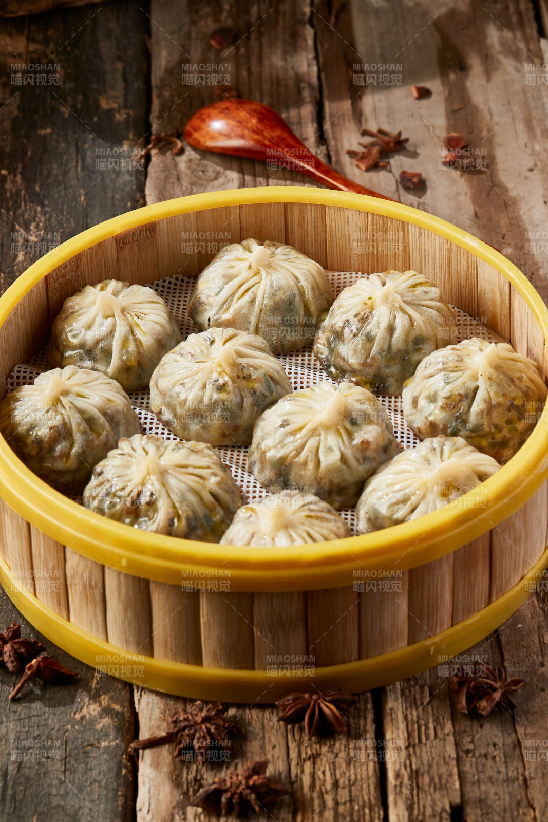 水晶韭菜土豆馅蒸包