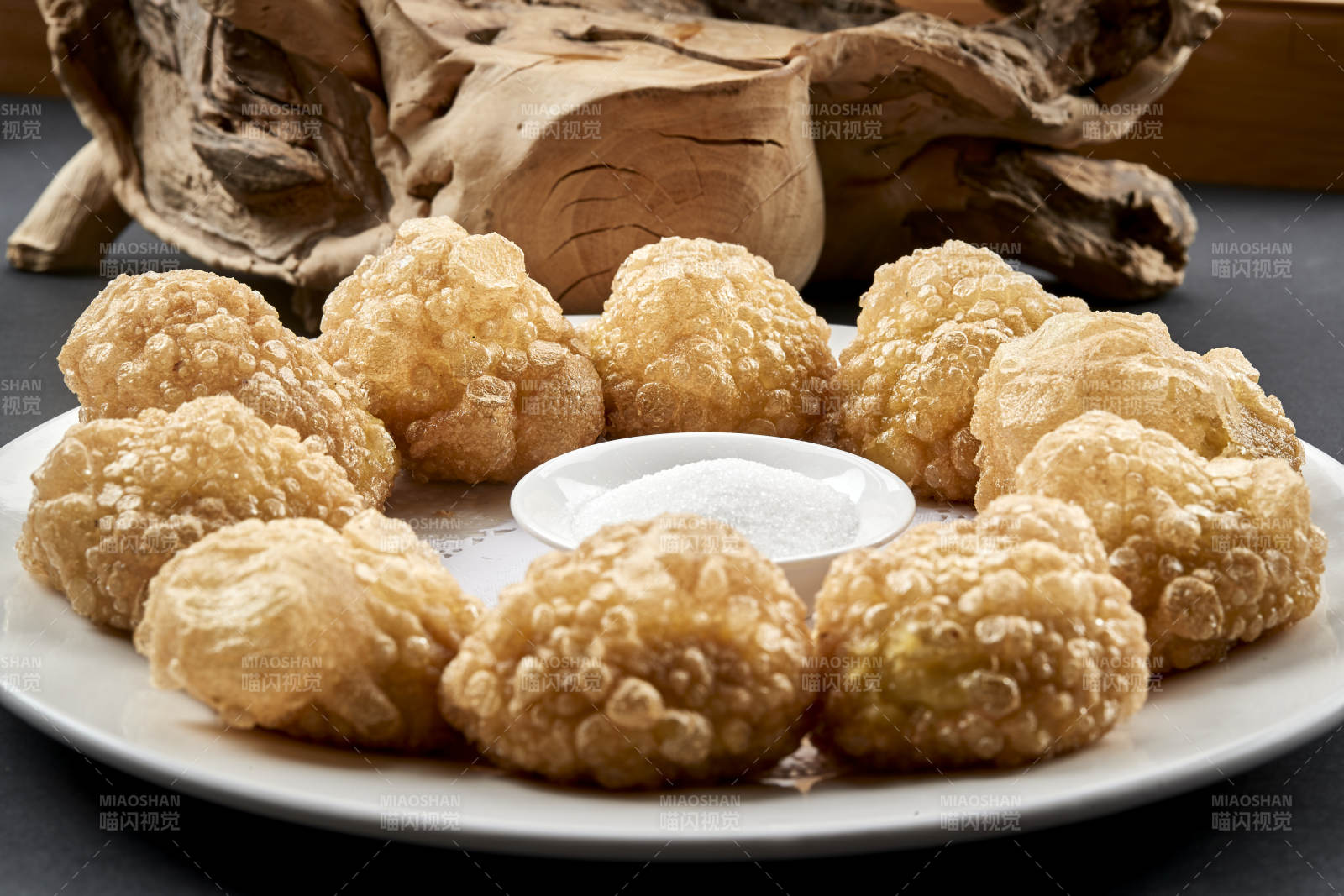 张家口地区张垣美食沾糖传统油炸黄糕