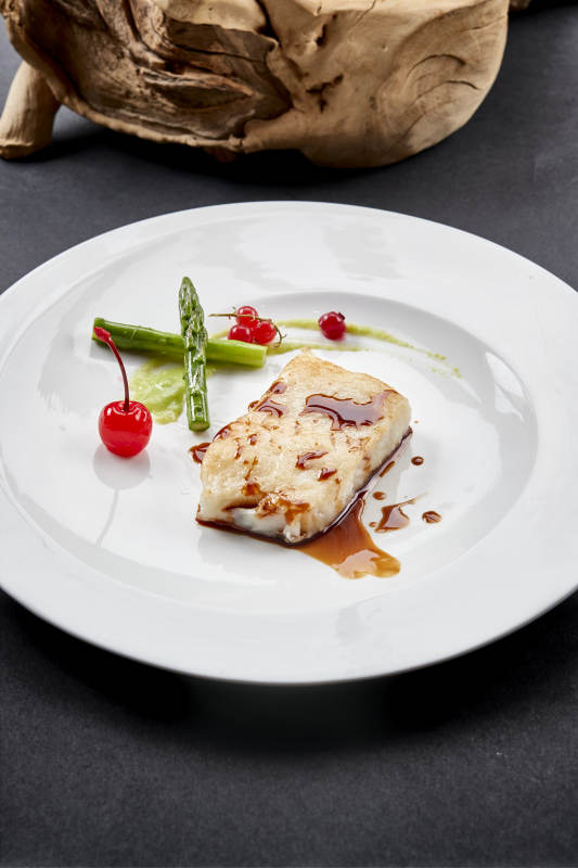 日式铁板烧浇汁香煎银鳕鱼