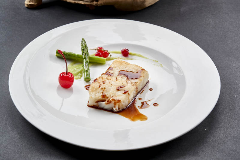 日式铁板烧浇汁香煎银鳕鱼