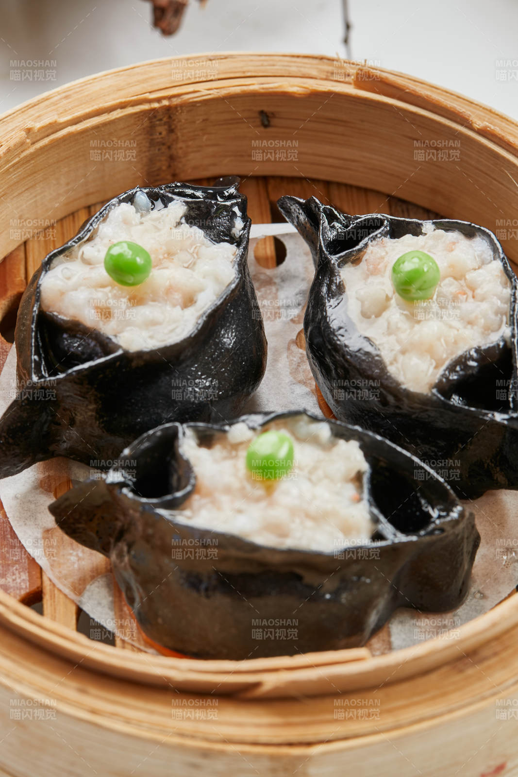 美味茶餐黑米虾绒蒸饺