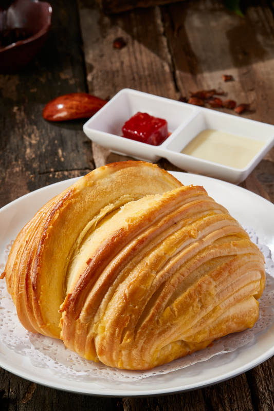 煉乳腐乳烘烤大花卷