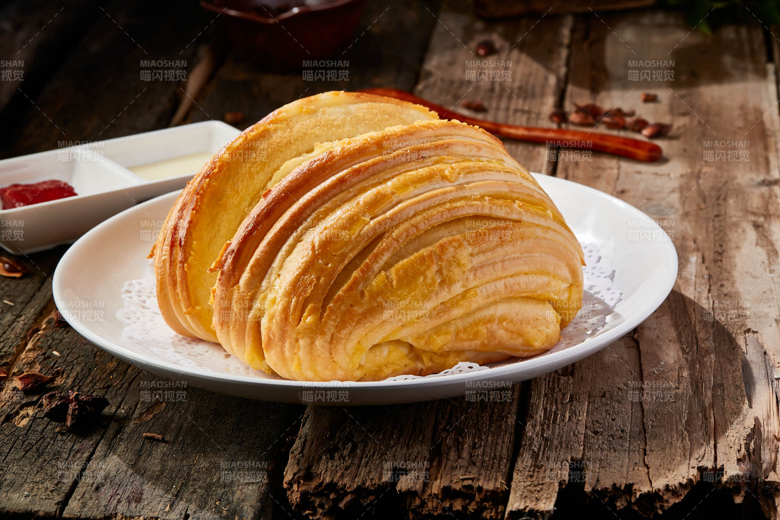 煉乳腐乳烘烤大花卷