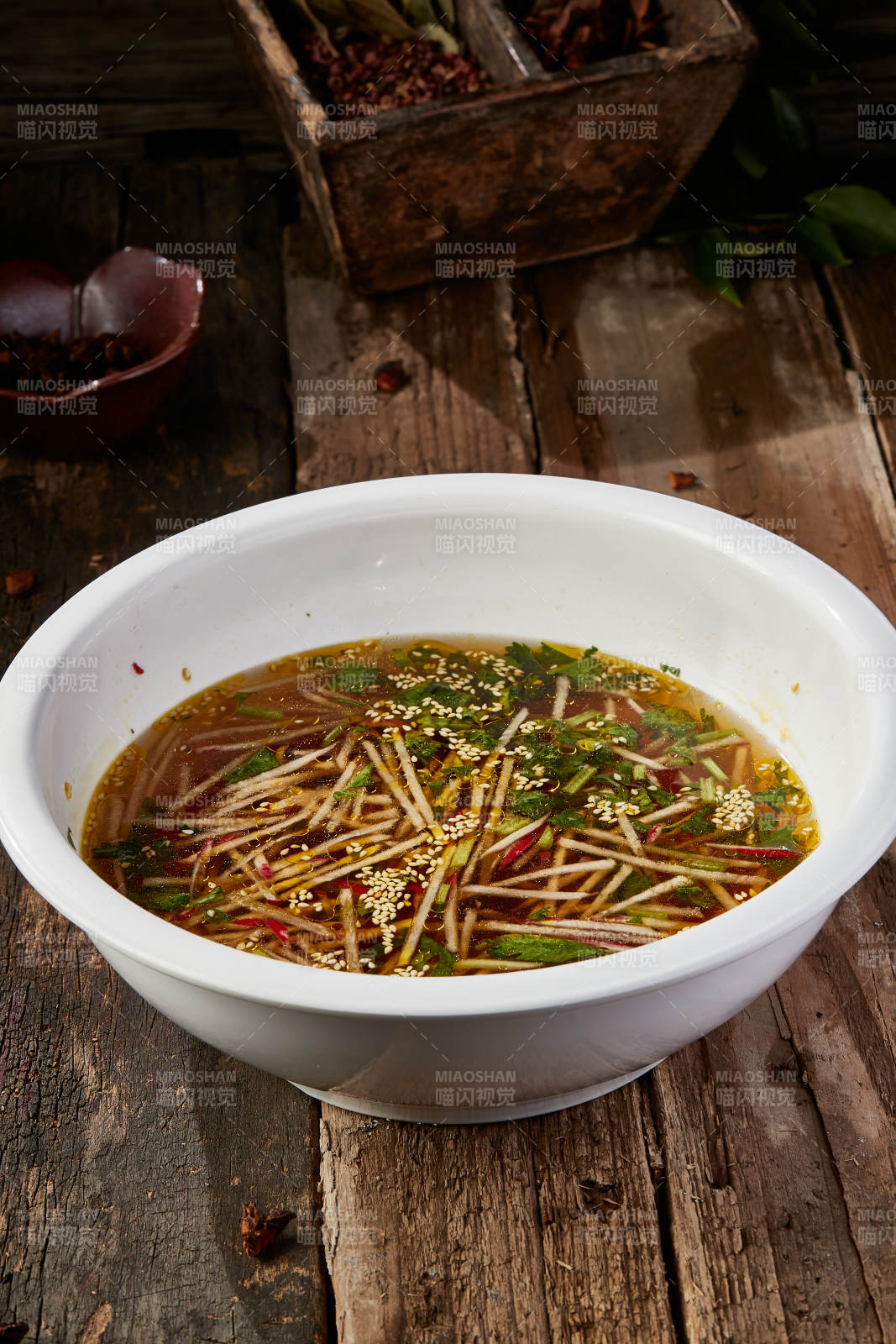 蘸莜面用的水萝卜丝香菜醋汤