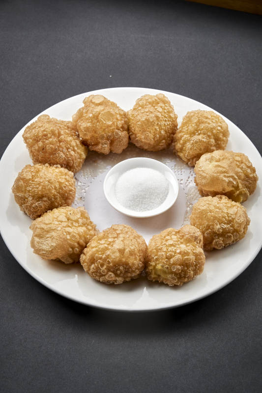 张家口地区张垣美食沾糖传统油炸黄糕