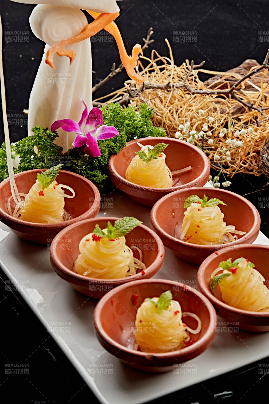 美味腌渍黄萝卜丝