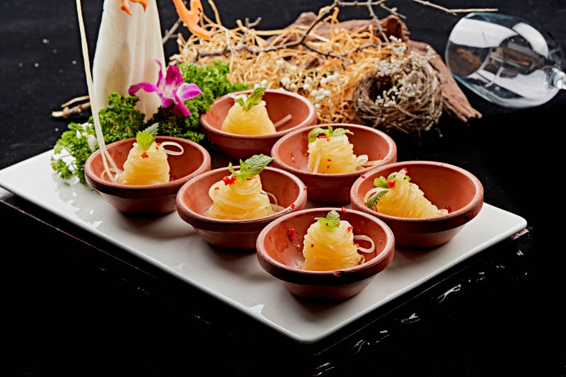 美味腌渍黄萝卜丝