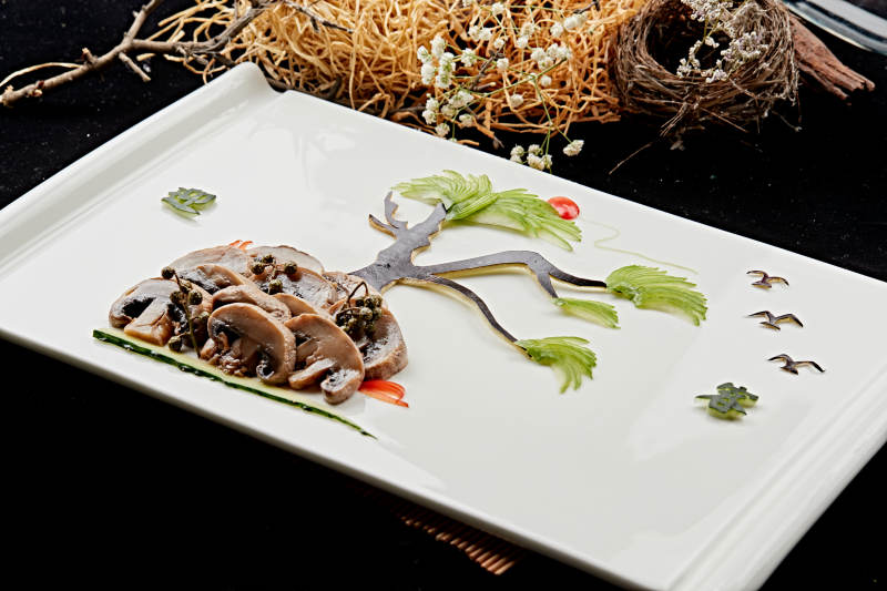 制作精美的艺术凉菜