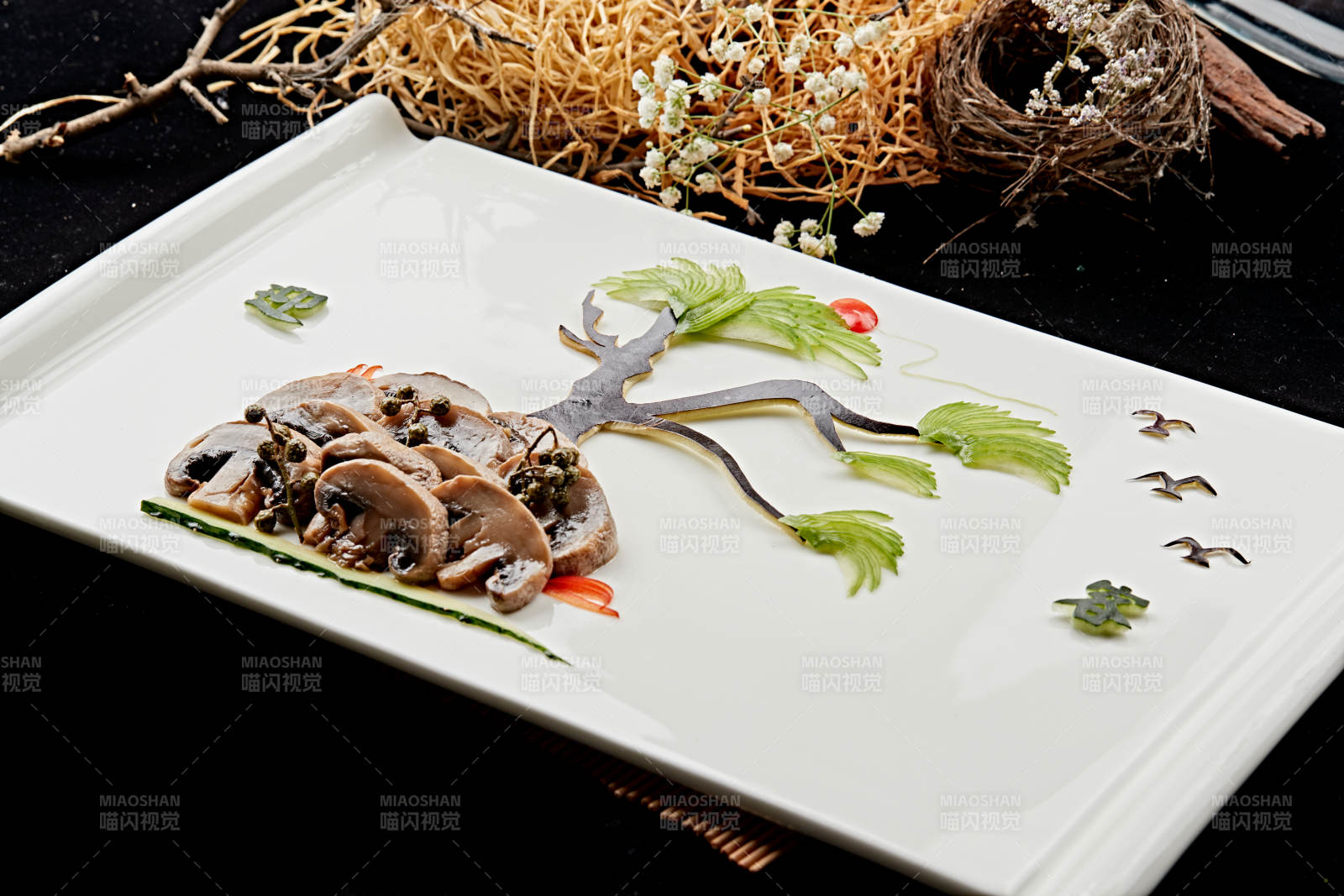 制作精美的艺术凉菜