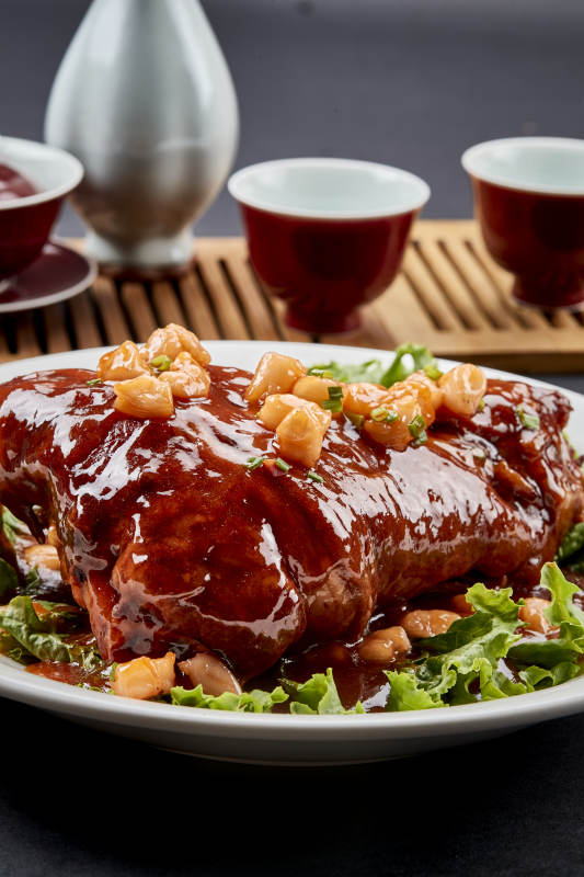 瑶柱带子配红烧猪肘子