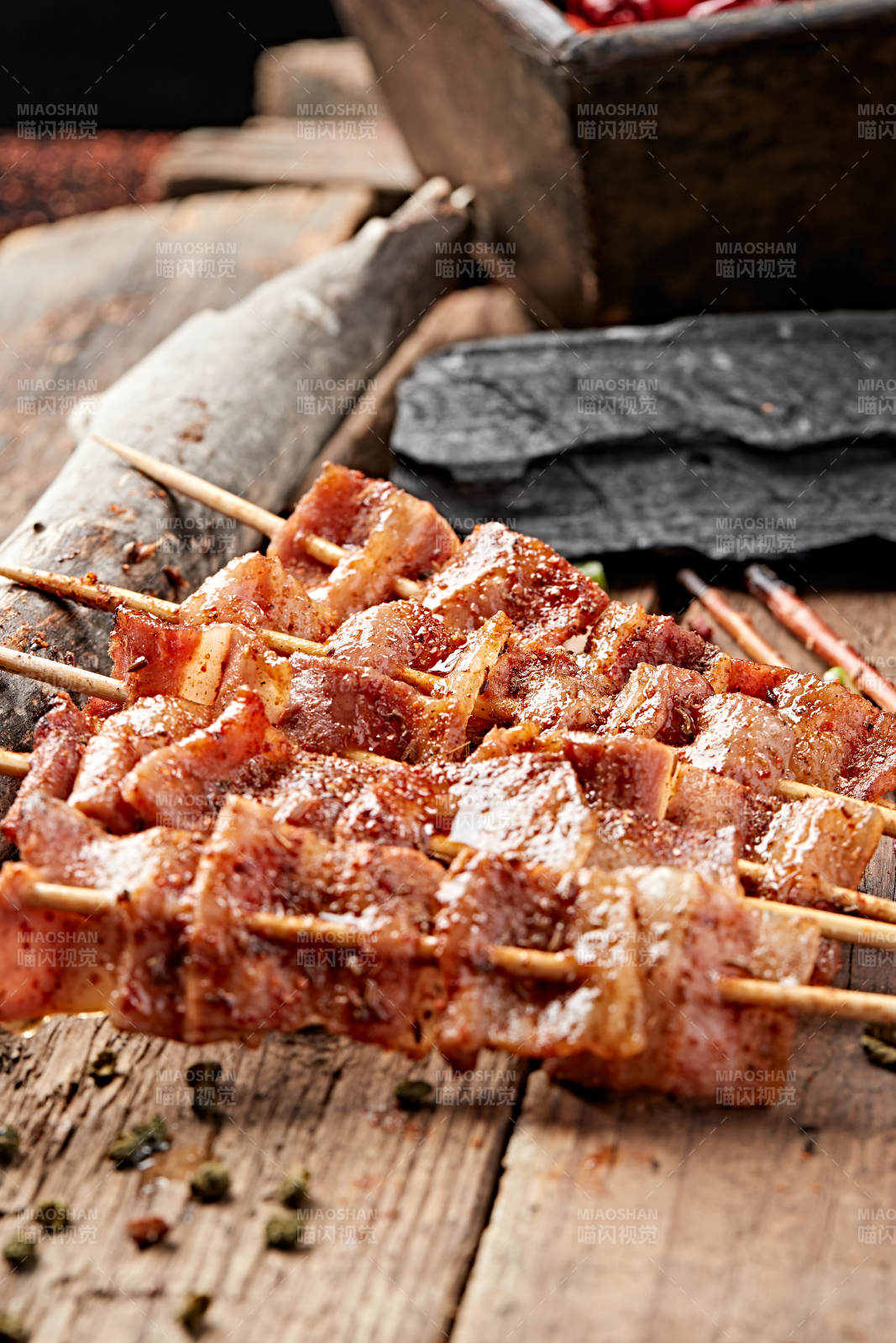 美味炭烤风味猪五花肉