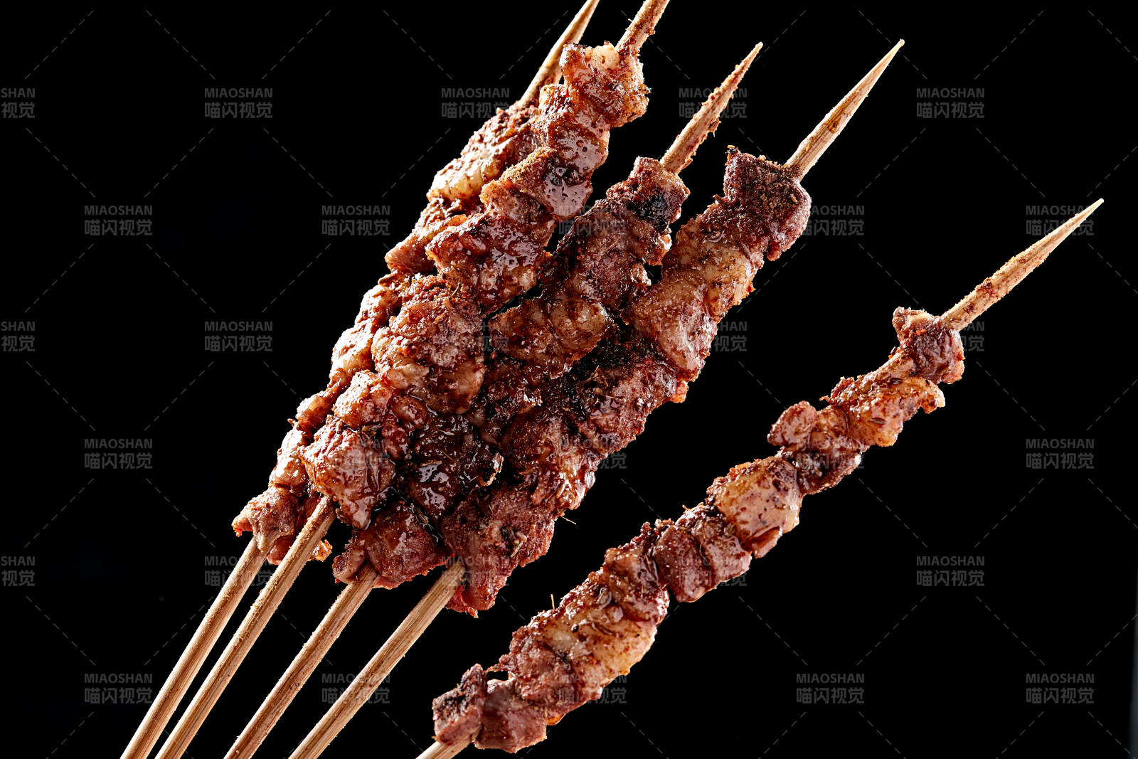 炭烤美味羊肉串