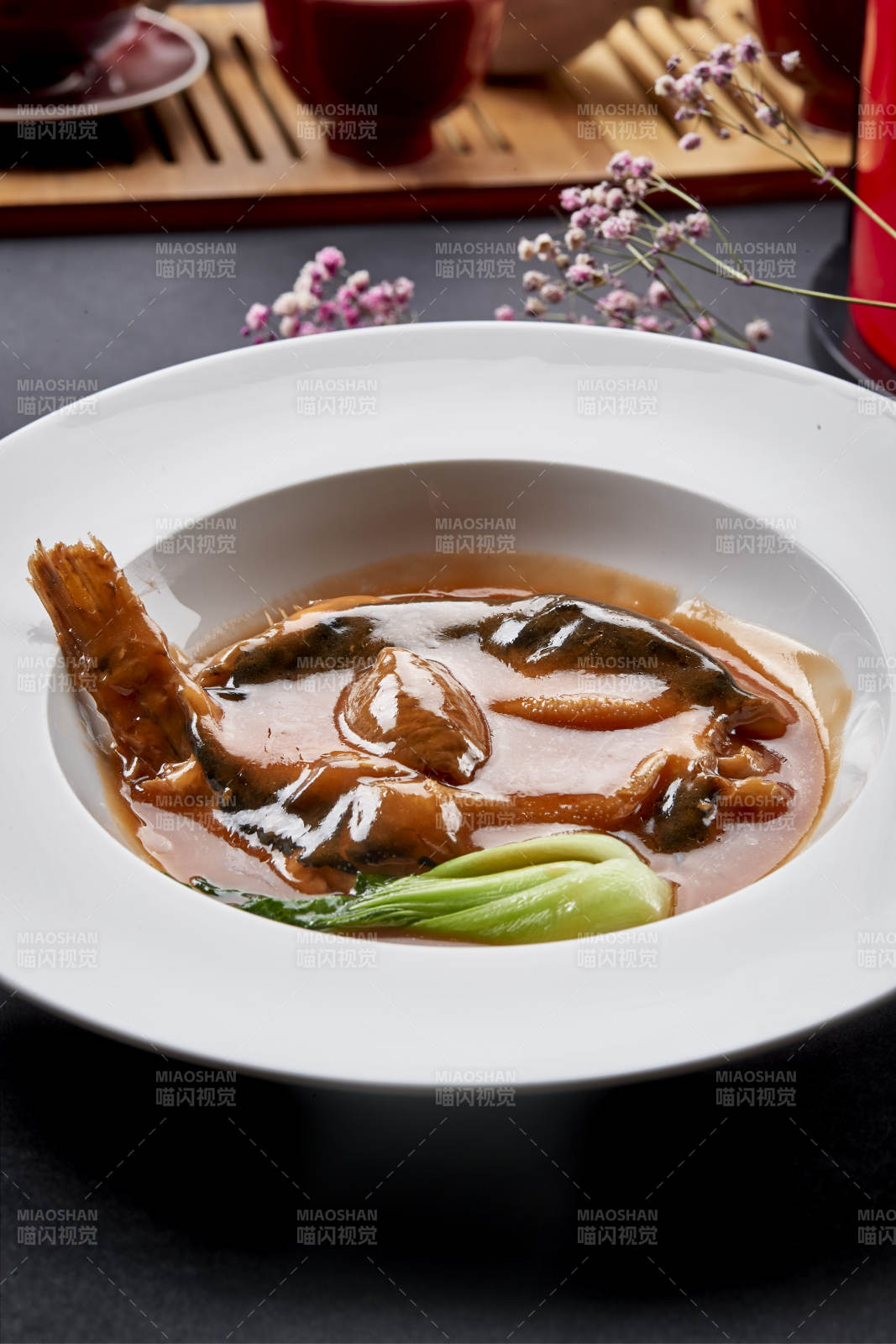 时尚位菜浓汤酱焖小河豚