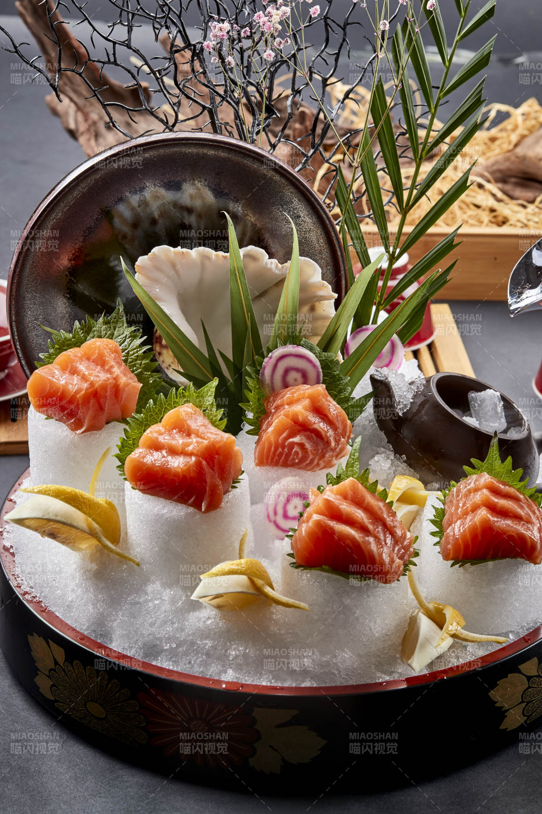 经典日料冰镇三文鱼刺身