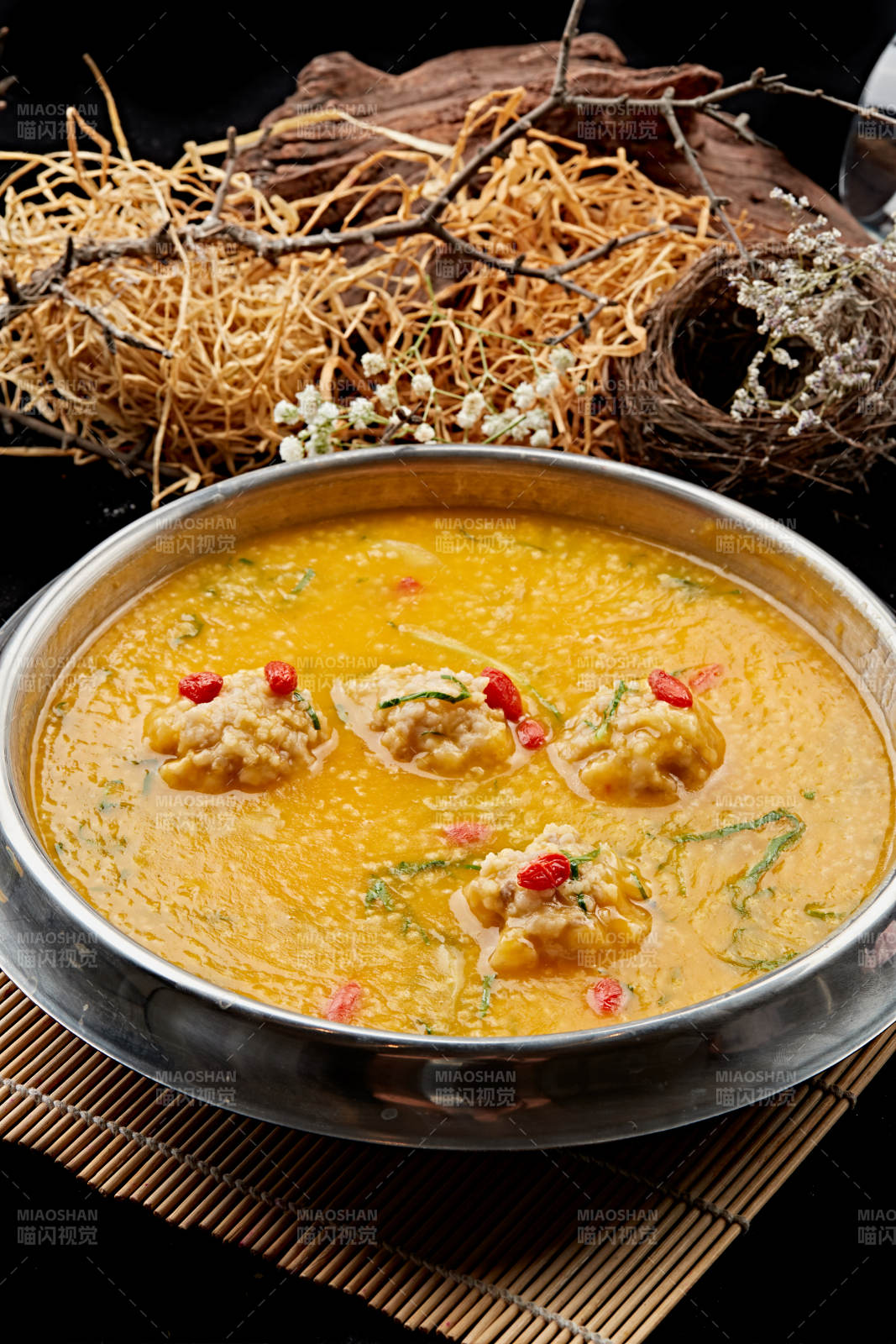 鍋?zhàn)薪鹈阻坭姜{子頭