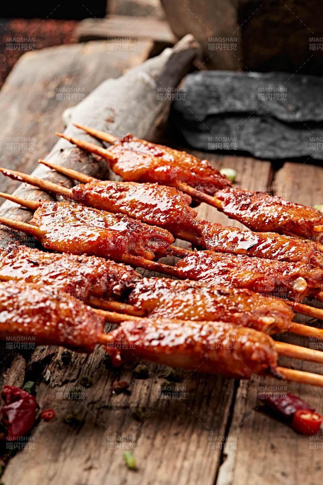 炭烤奥尔良口味鸡翅中