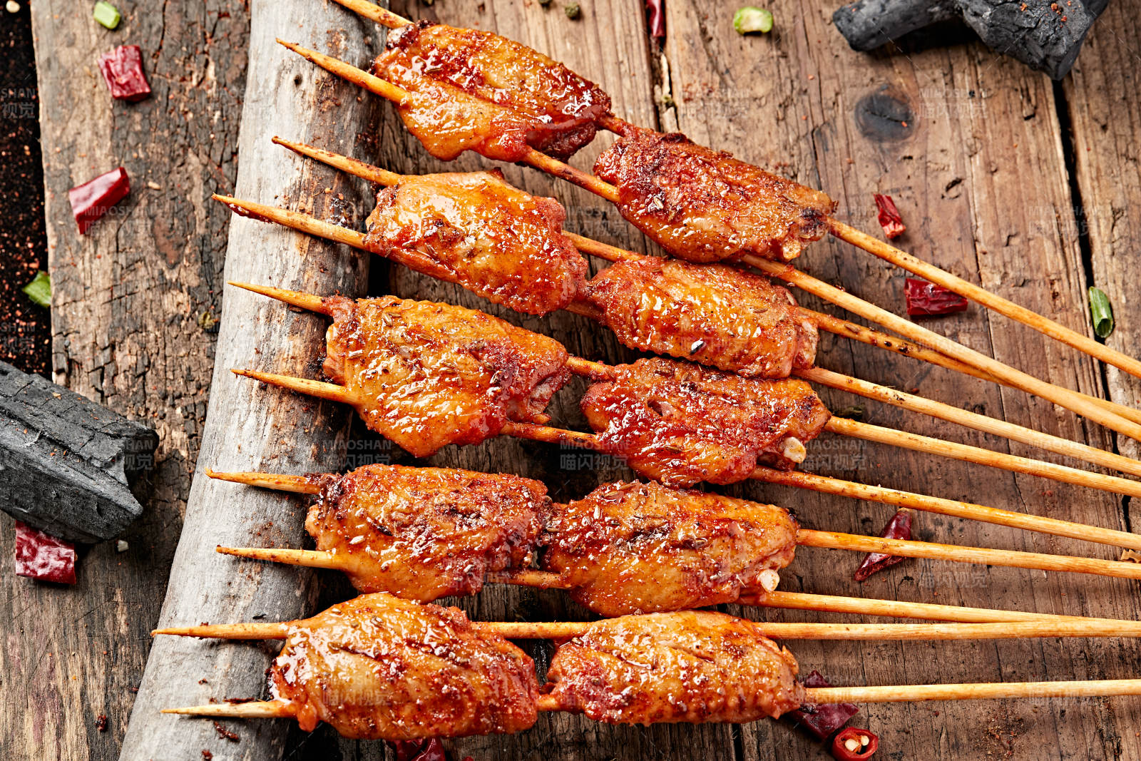 炭烤奥尔良口味鸡翅中