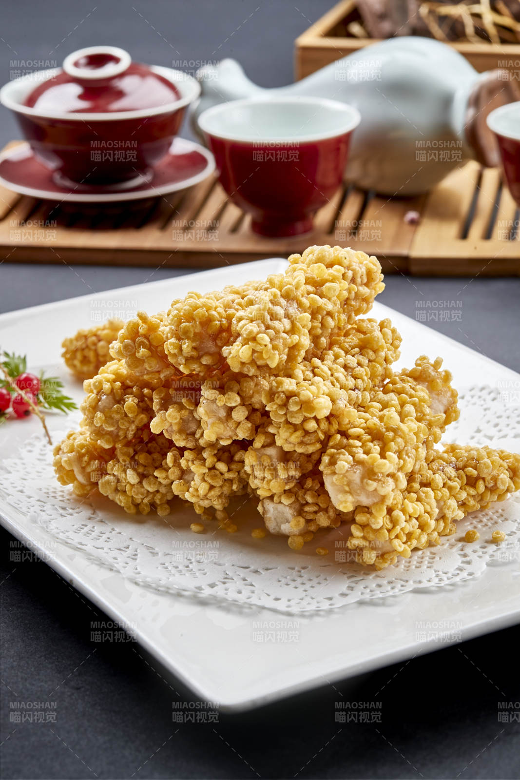 傳統(tǒng)油炸甜品油炸薏米芋頭條