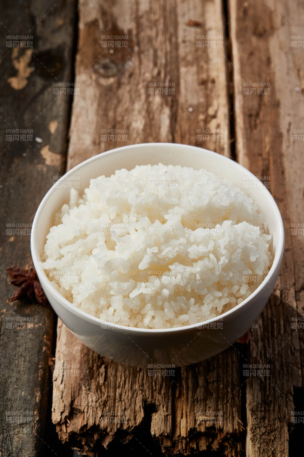 香喷喷的现蒸白米饭