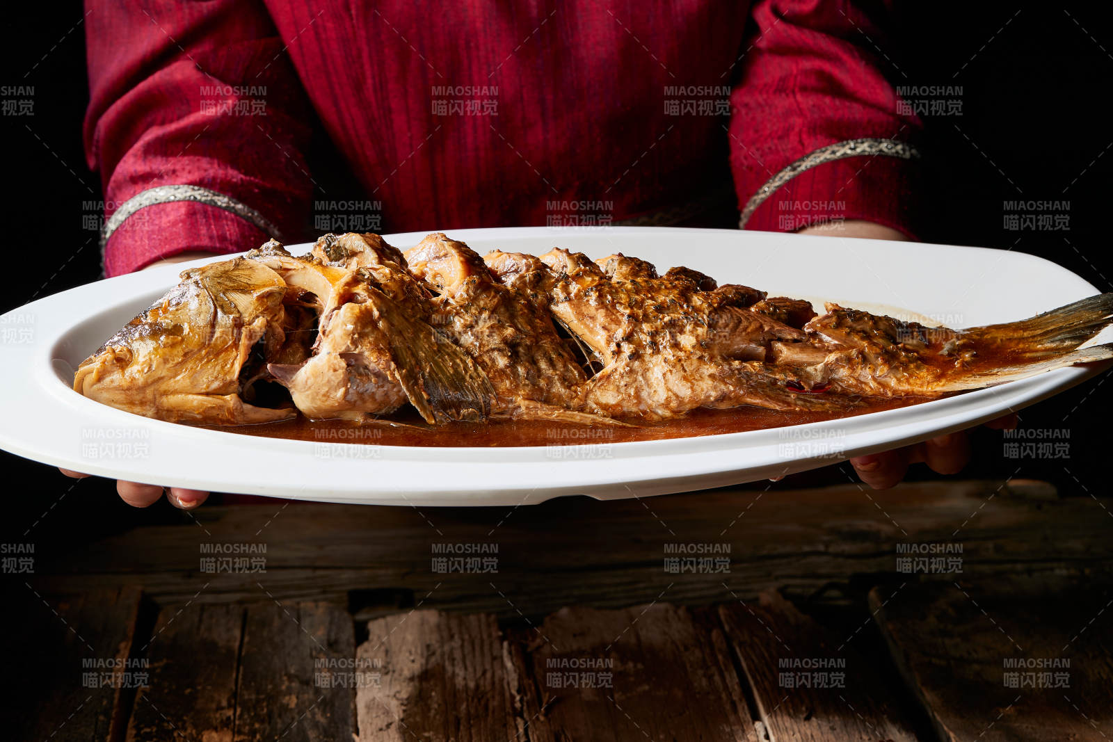 家常炖野生大鲤鱼