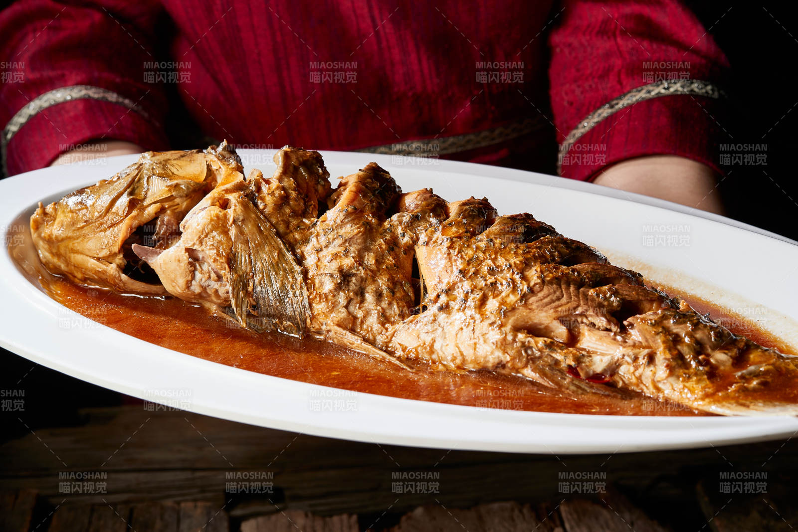 家常炖野生大鲤鱼