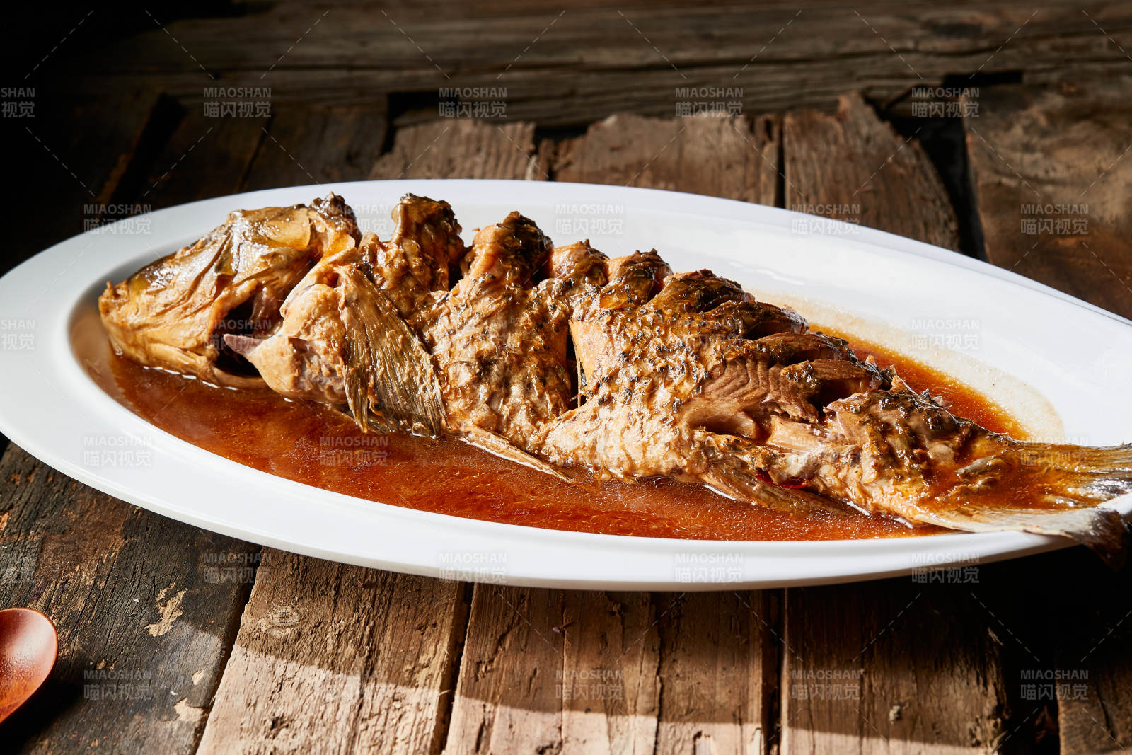 家常炖野生大鲤鱼