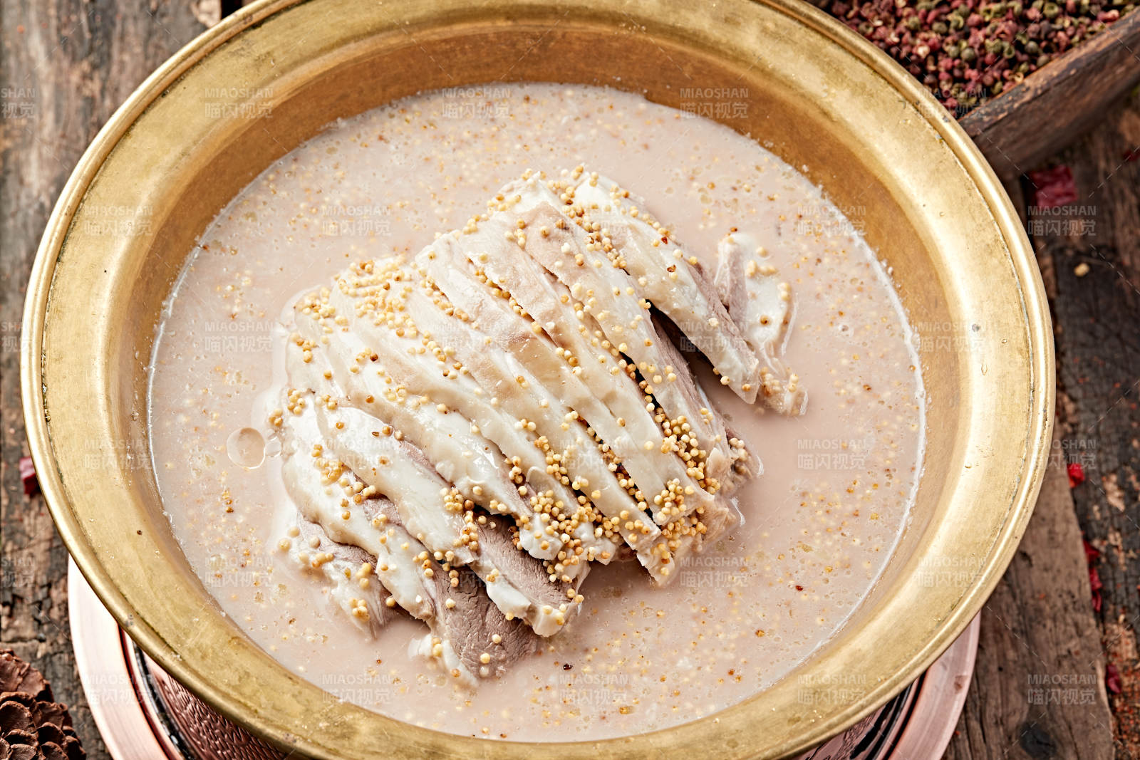 草原風味銅鍋奶茶奶嚼磕煮手把肉