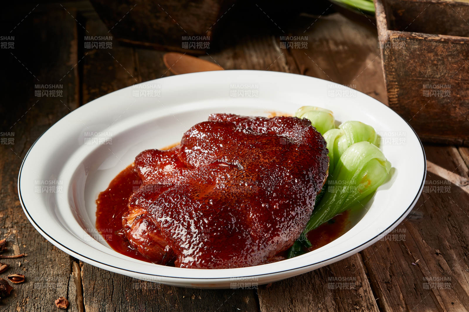 紅燒酥皮豬肘子