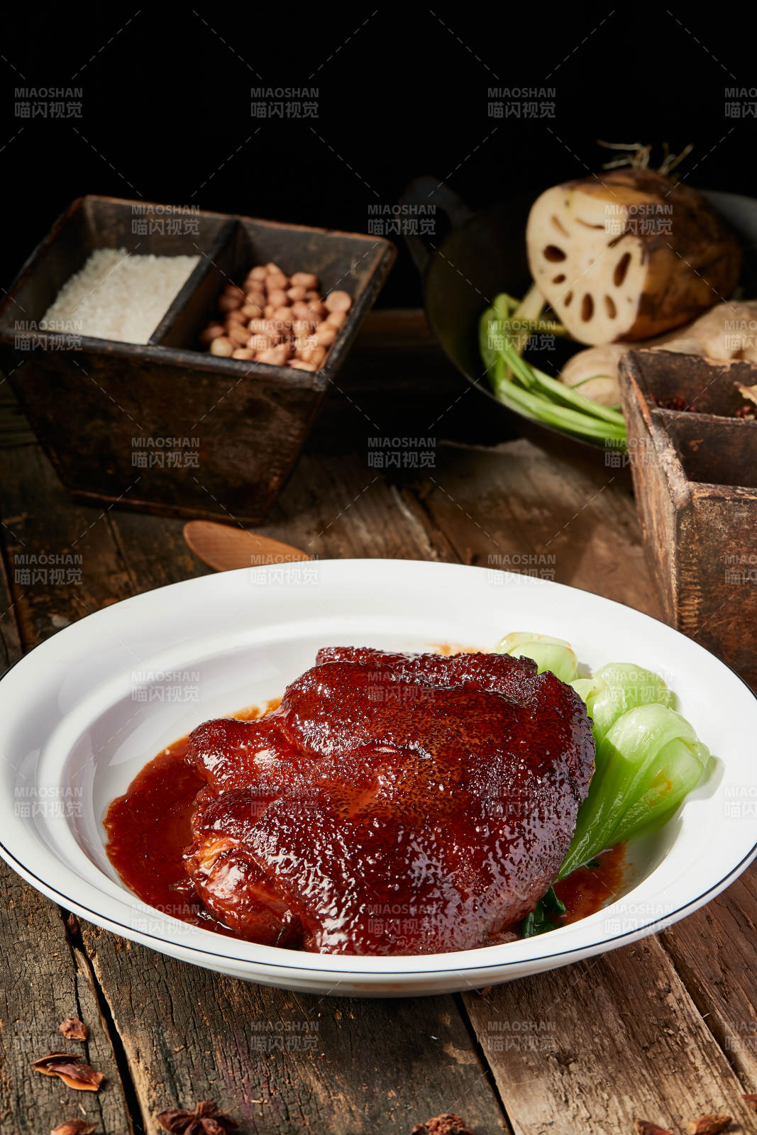 紅燒酥皮豬肘子