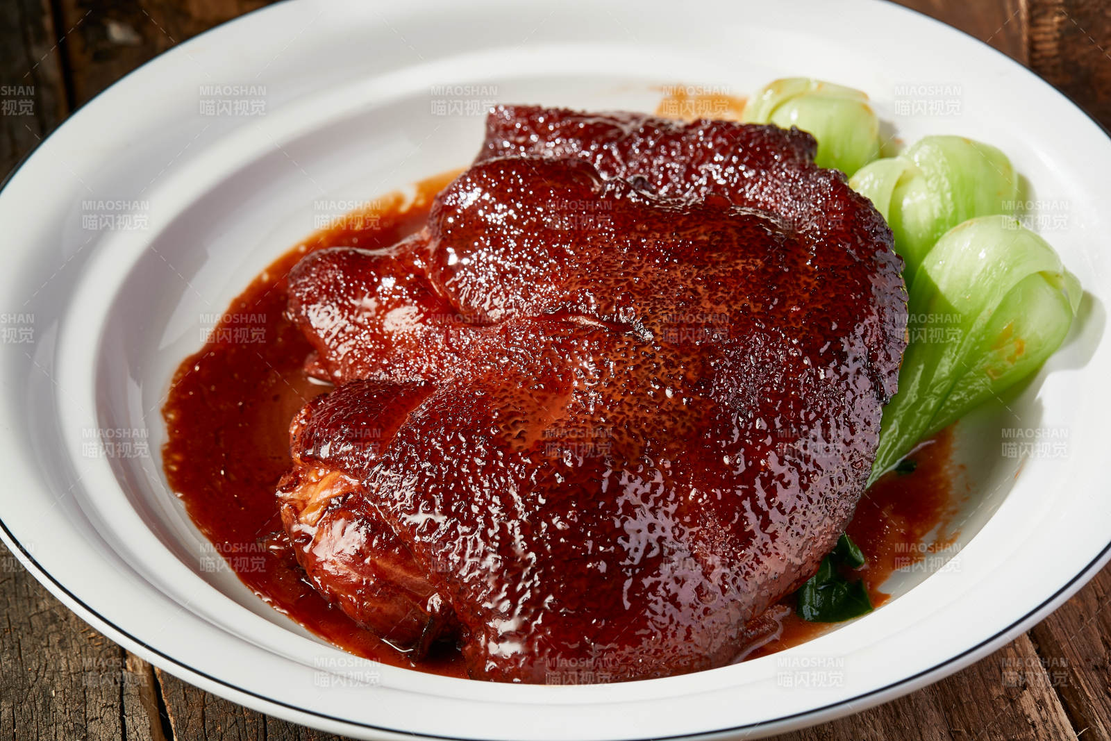 紅燒酥皮豬肘子