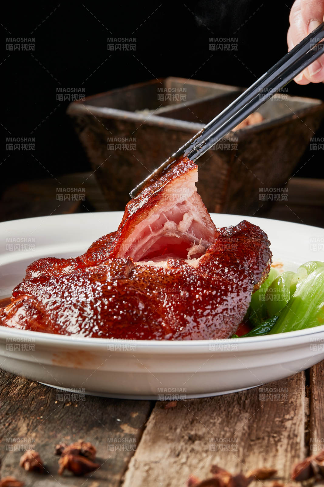 紅燒酥皮豬肘子