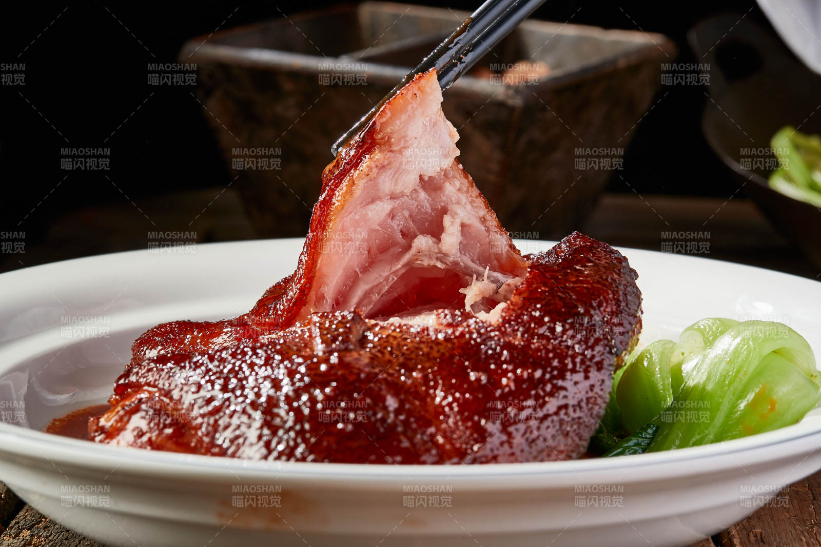 紅燒酥皮豬肘子