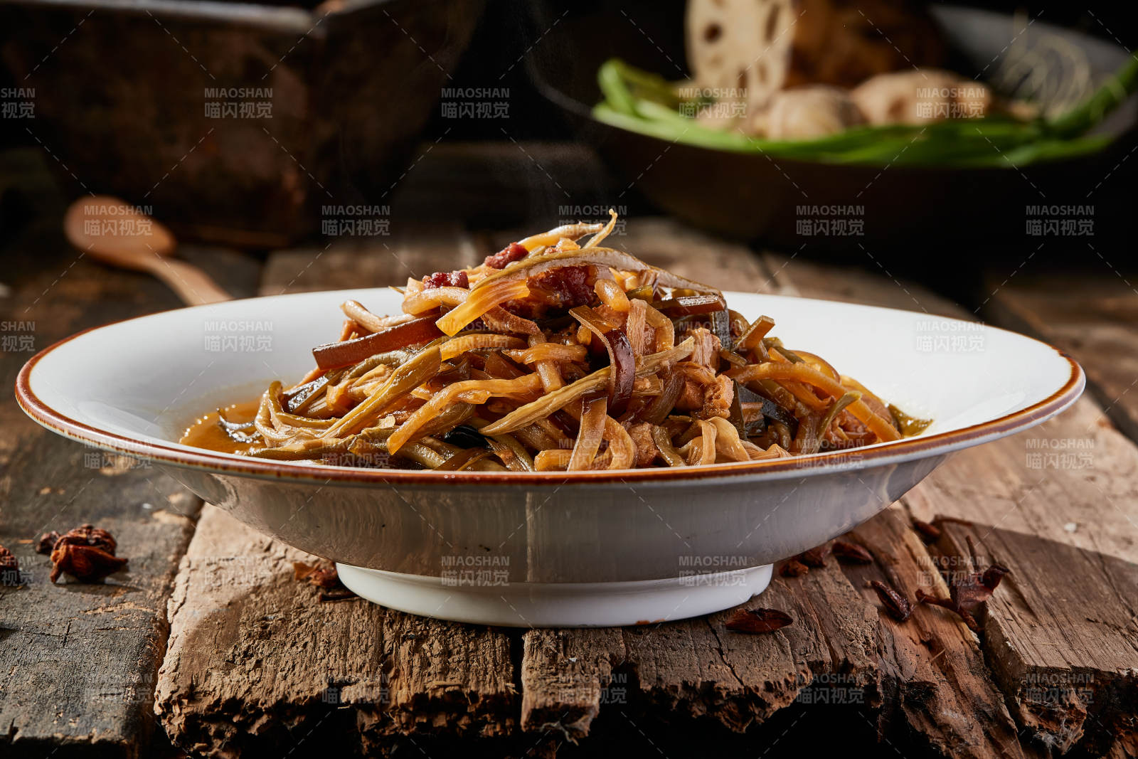 海带豆干黄花菜炖红烧肉