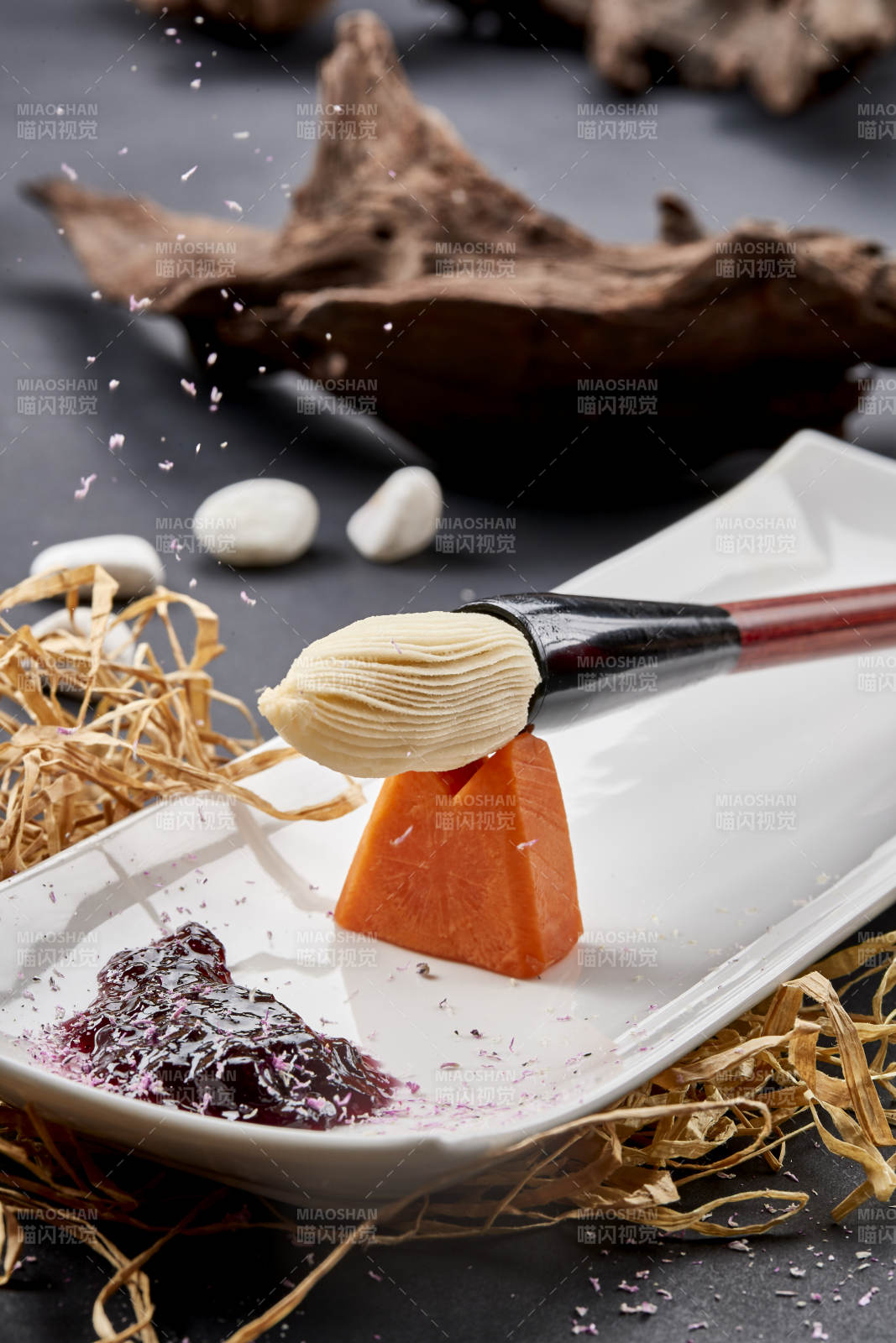 充满文化韵味的创意美食毛笔酥