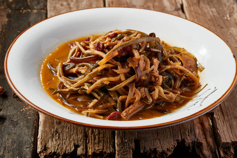 海帶豆干黃花菜燉紅燒肉