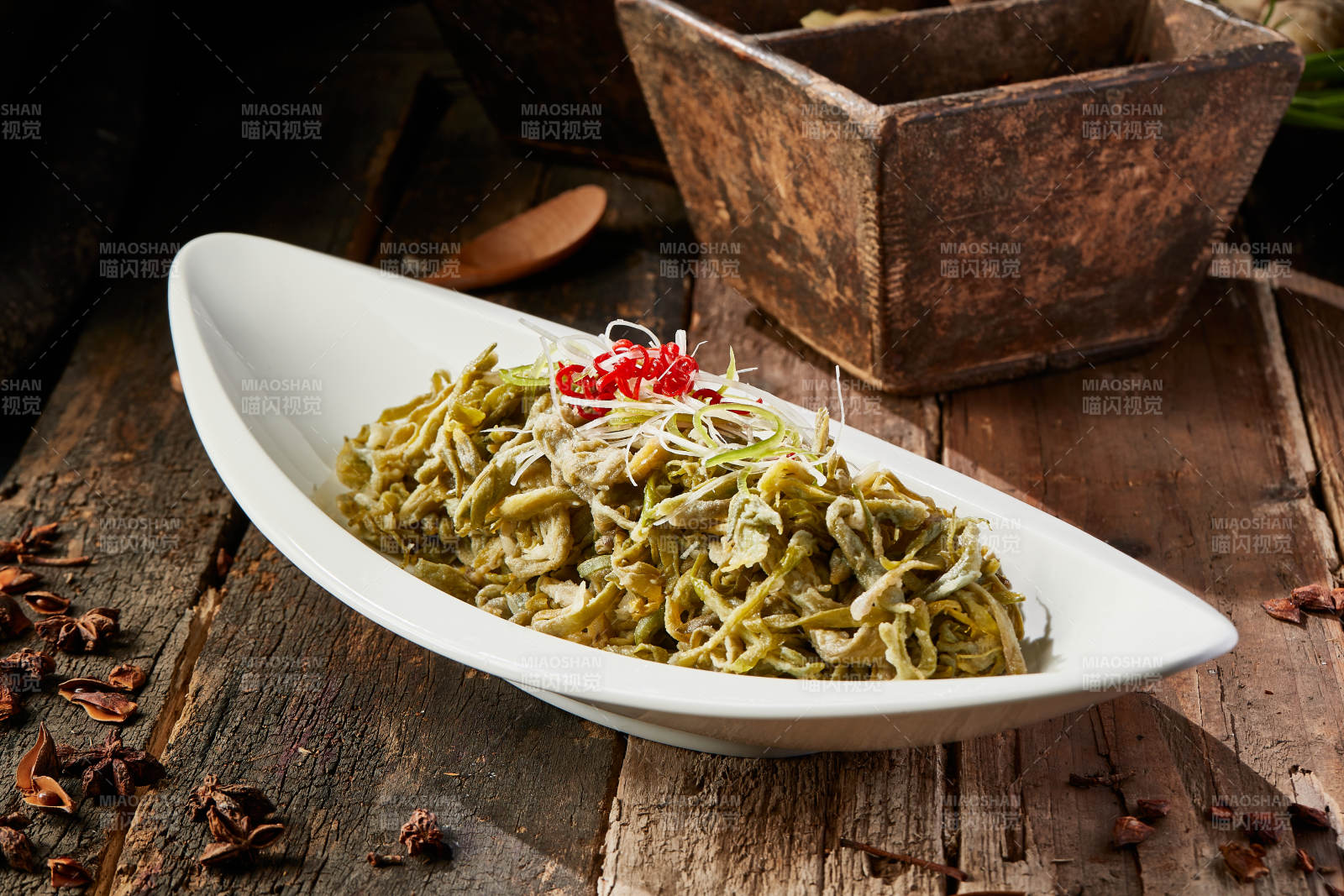 涼拌掛粉野黃花菜