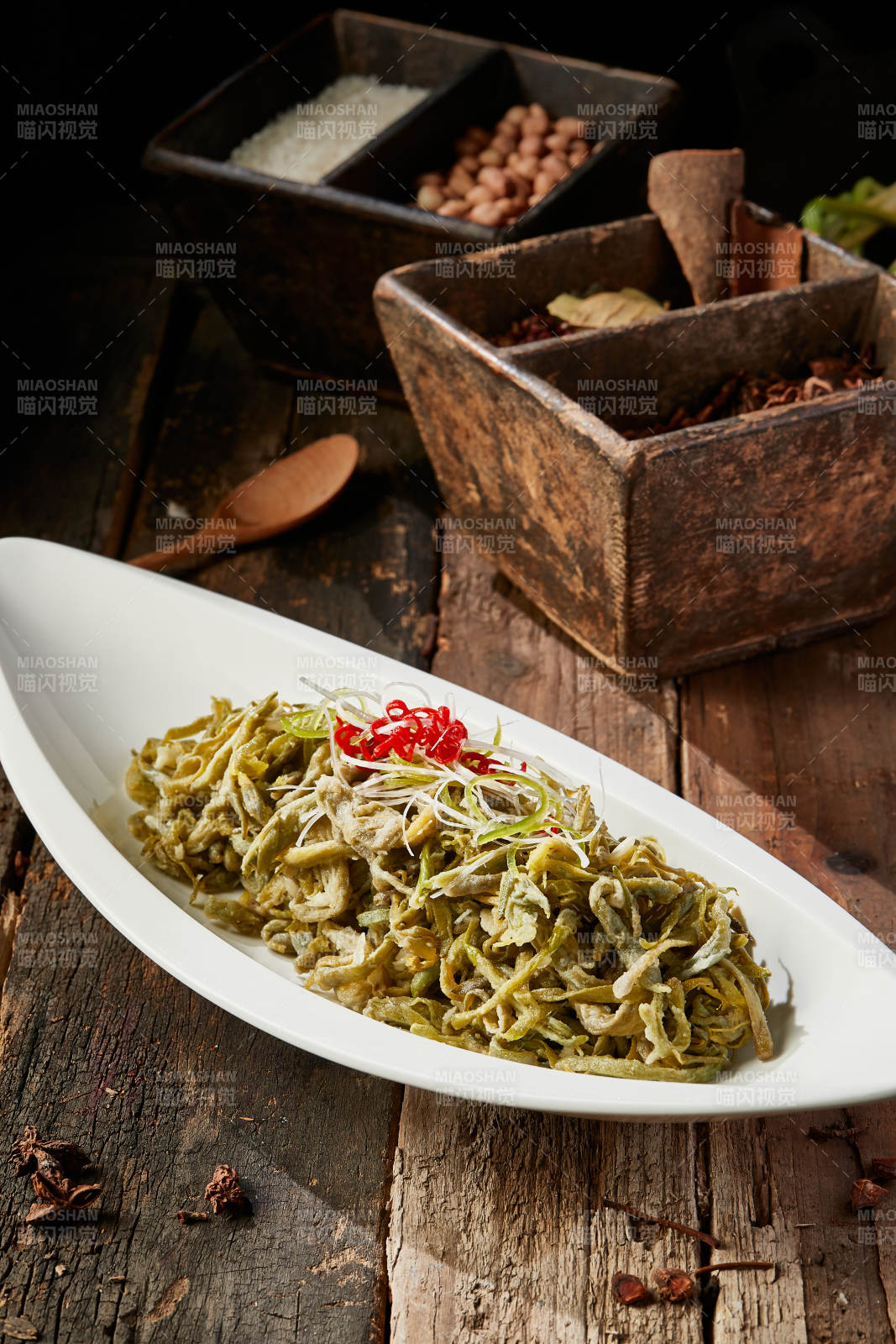 涼拌掛粉野黃花菜