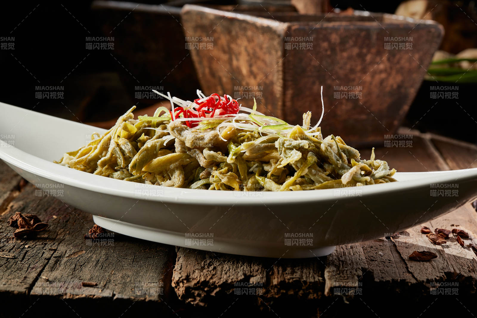 涼拌掛粉野黃花菜