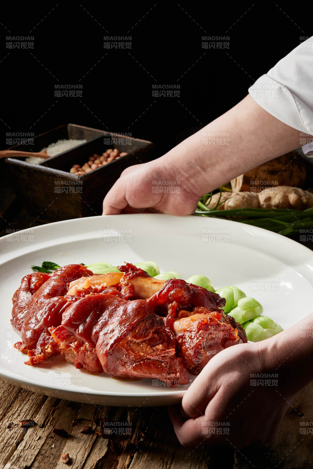 红烧软烂大牛蹄