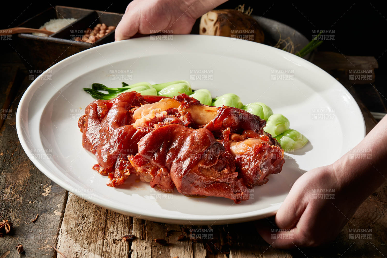 红烧软烂大牛蹄