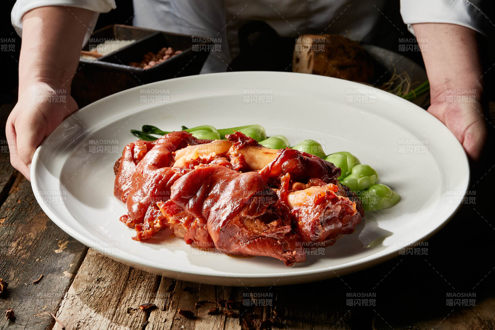 红烧软烂大牛蹄