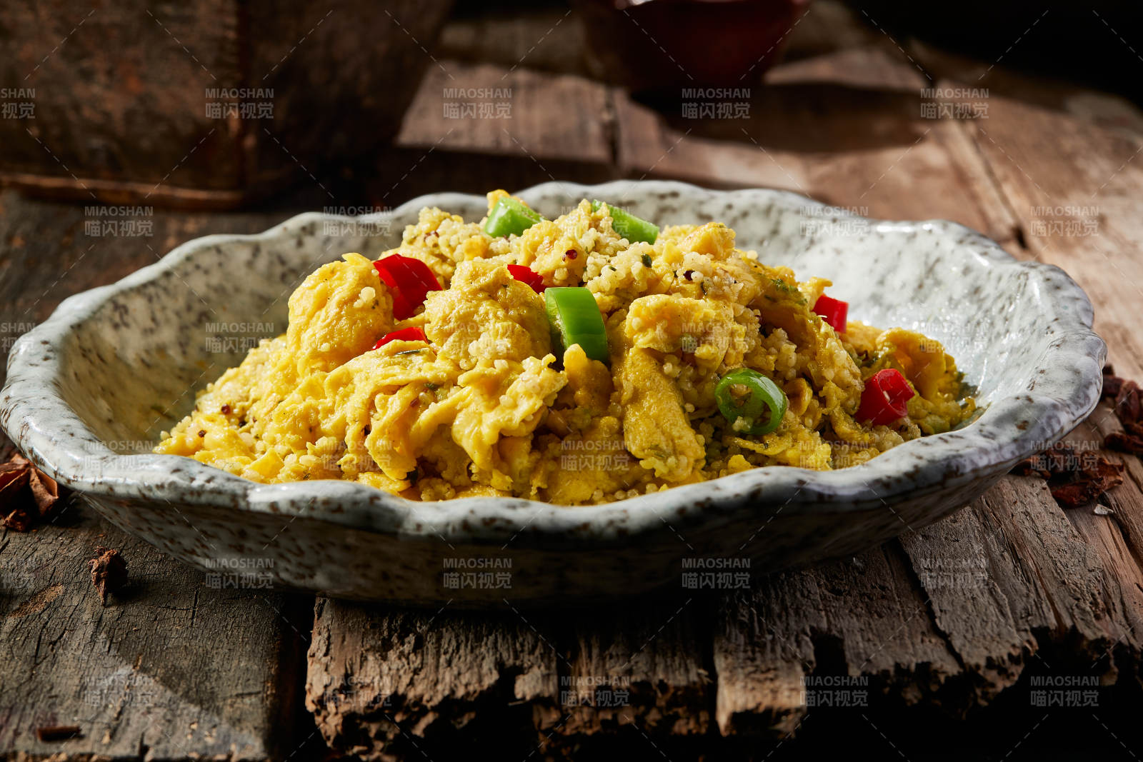 双脚小米炒鸡蛋