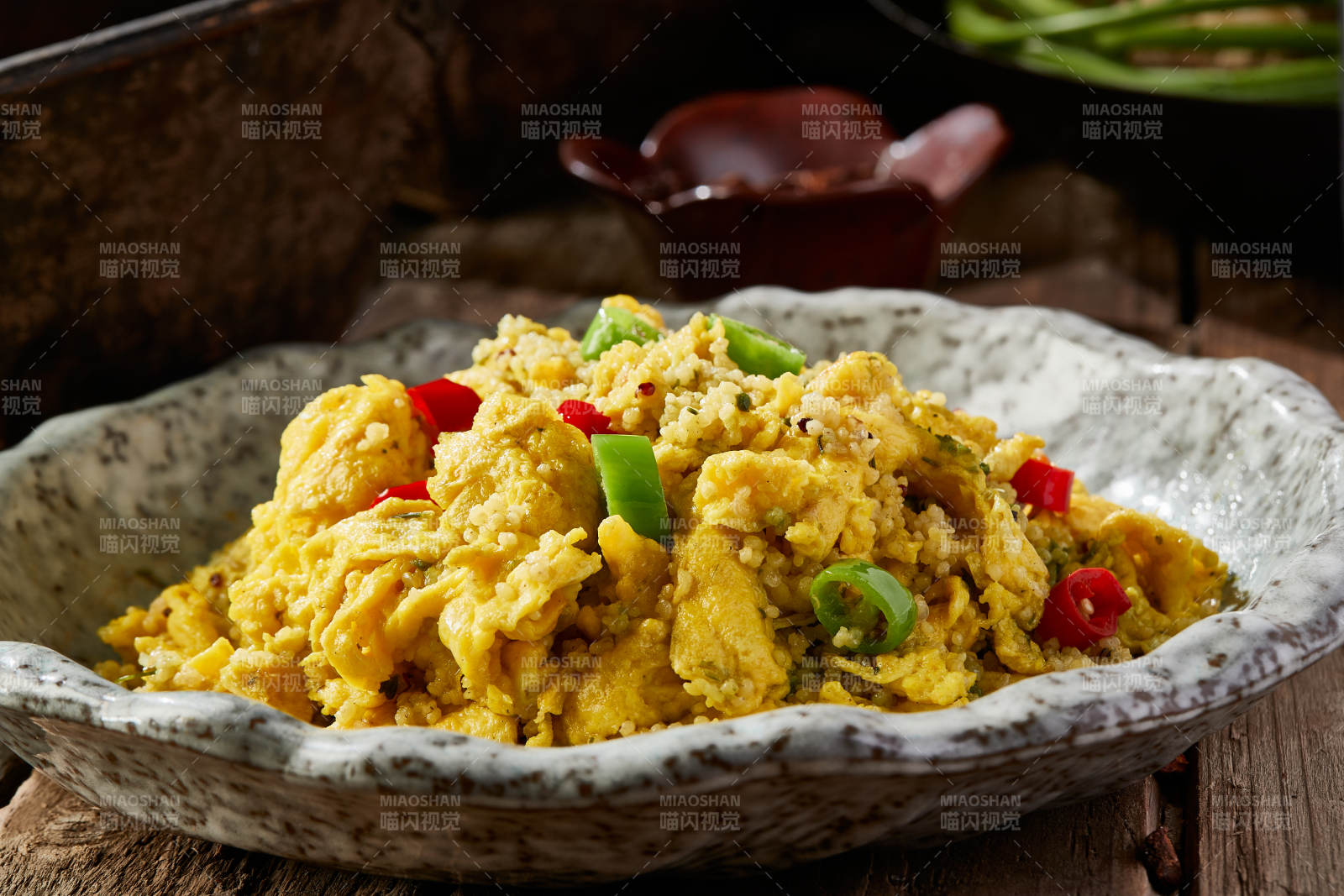 双脚小米炒鸡蛋