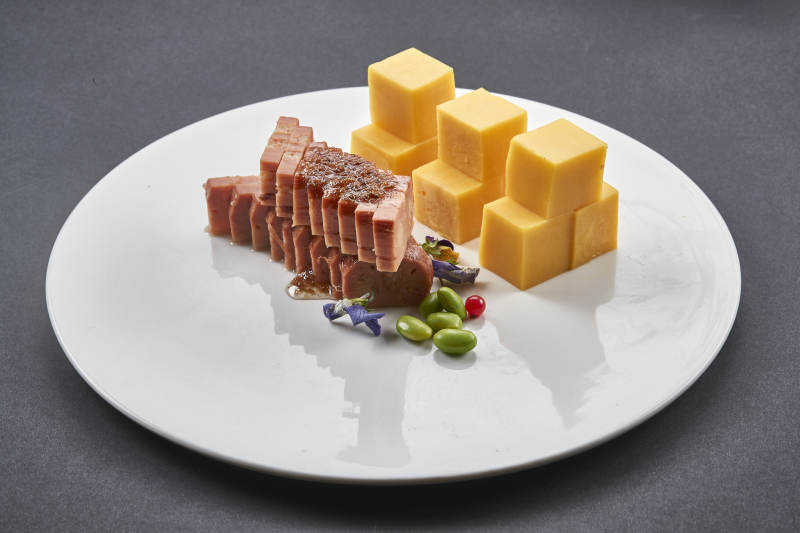 南瓜慕斯配桂花蜜釀蓮藕