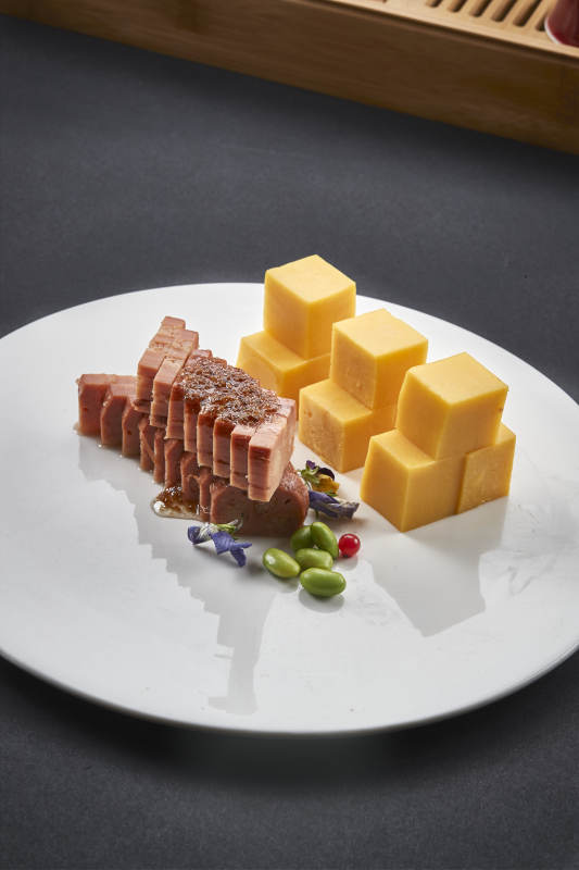 南瓜慕斯配桂花蜜釀蓮藕