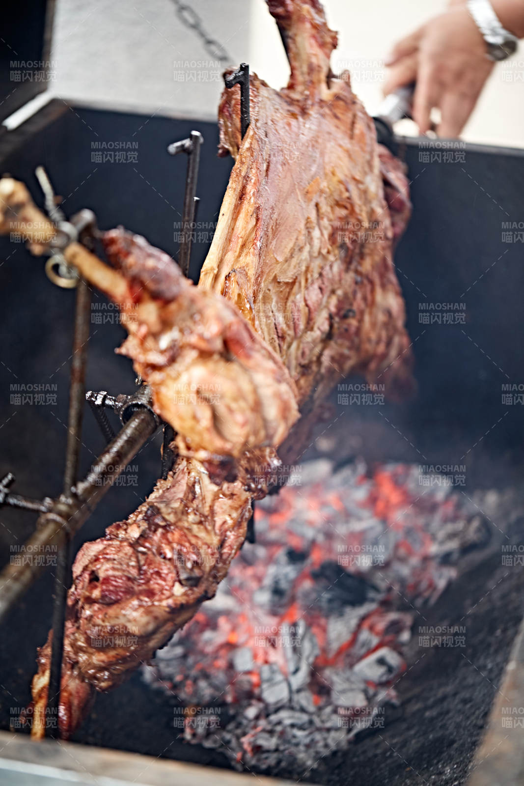 傳統蒙餐烤全羊