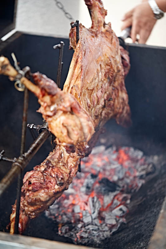 傳統蒙餐烤全羊