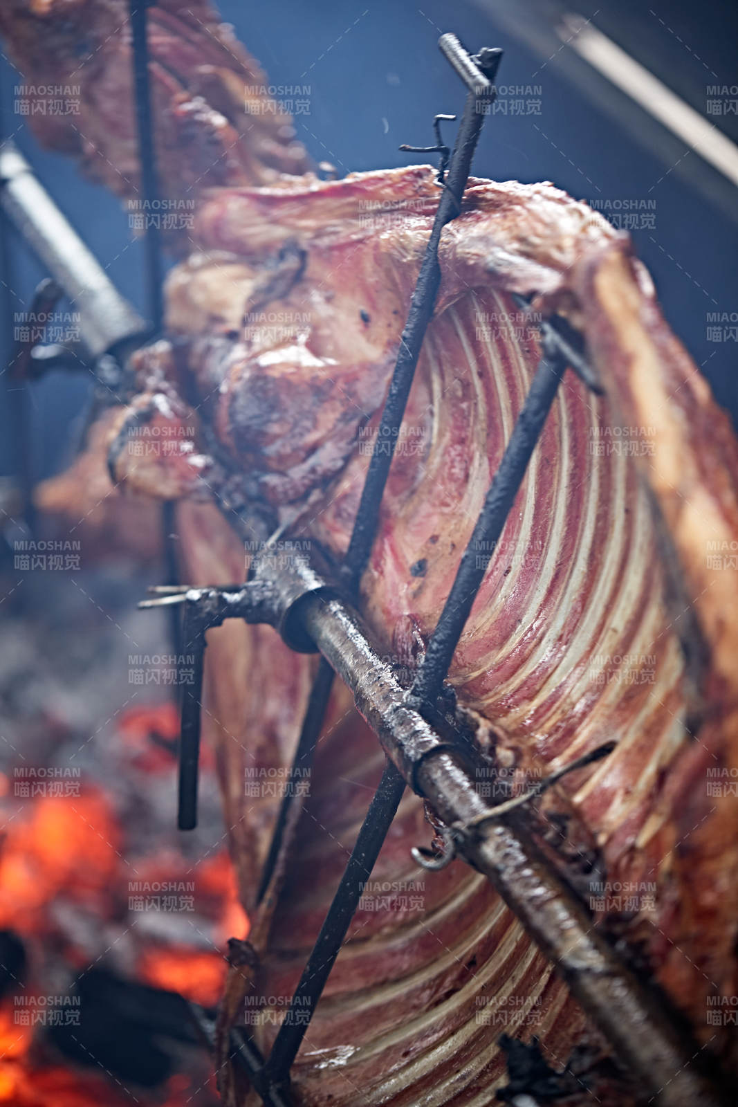 傳統蒙餐烤全羊